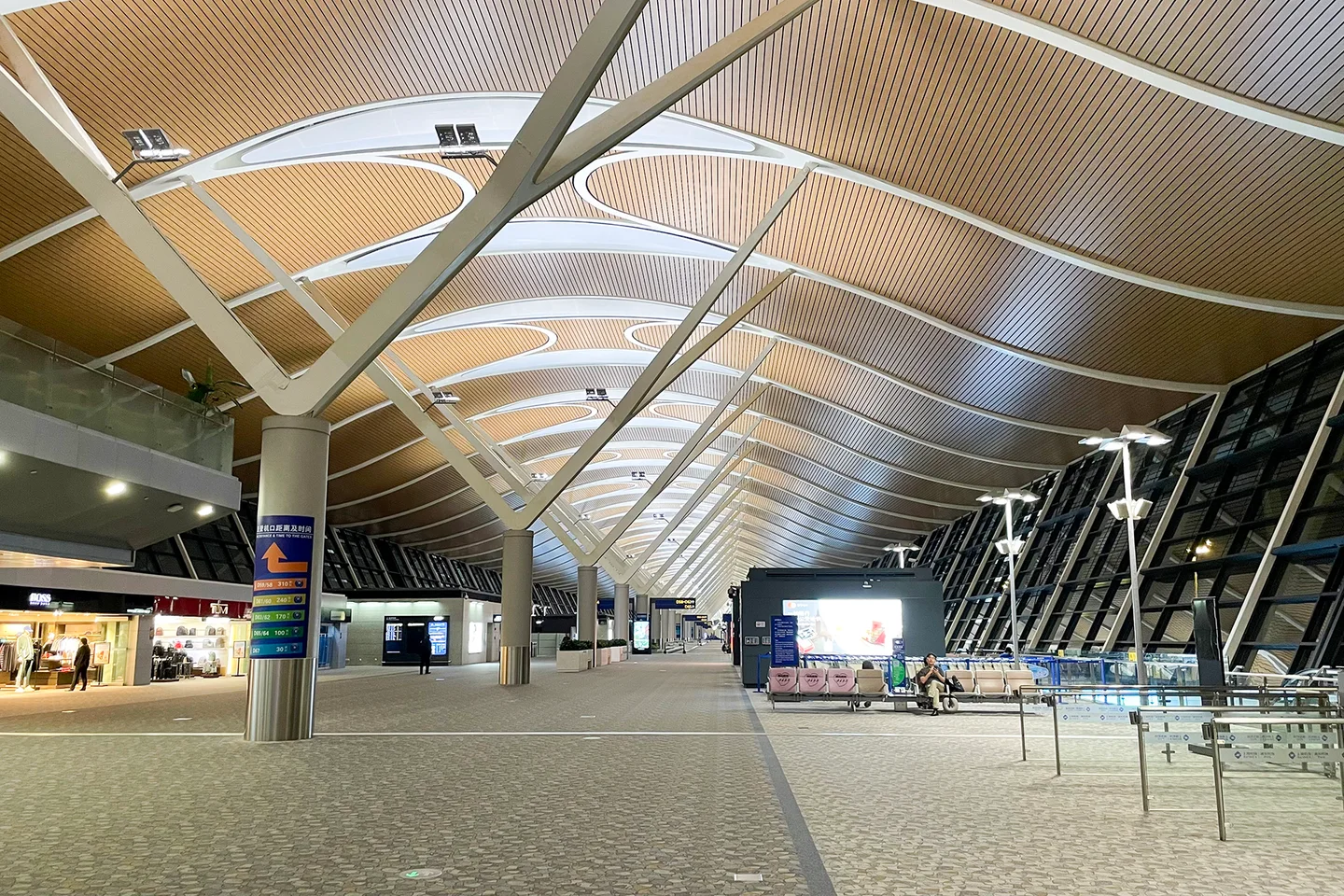 The interior of Terminal 2 at Shanghai Pudong International Airport